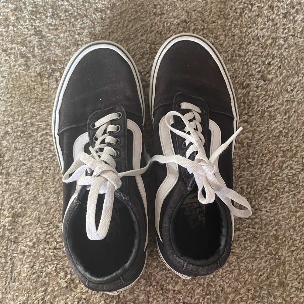Vans Black & White Sneakers Women’s 7.5